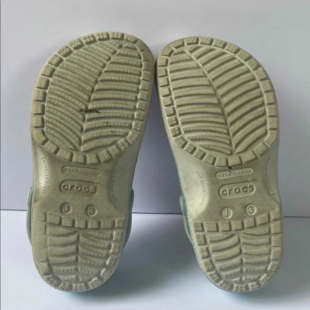 CROCS Gold and Green Water Shoes with Perforated Design - Picture 5 of 8